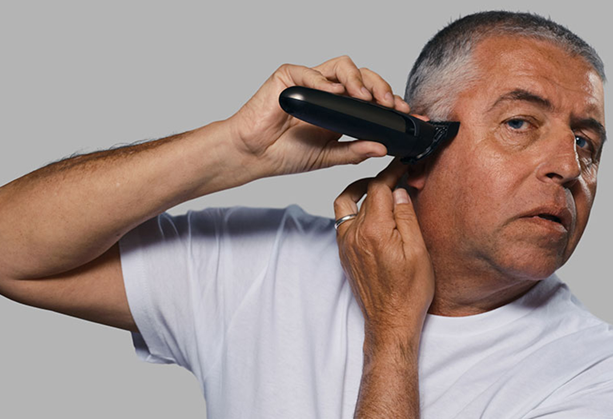 Απεικονίζεται άνδρας να χρησιμοποιεί τη μηχανή στις φαβορίτες του.